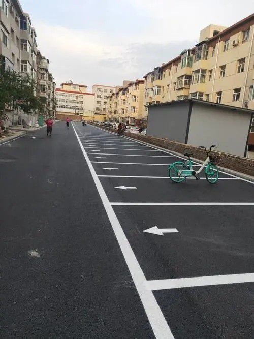 乌鲁木齐停车场划线